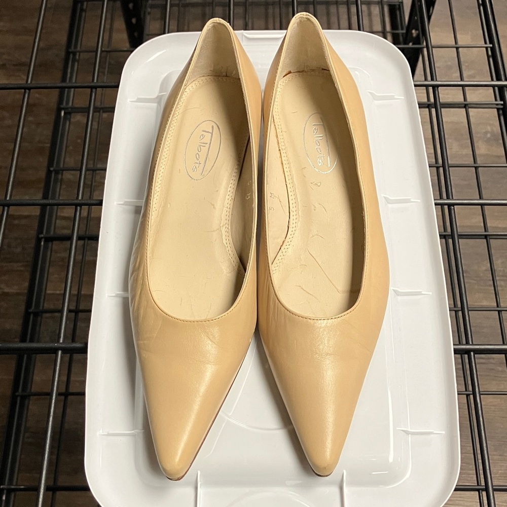 Talbots Cream Pointed Toe Heels